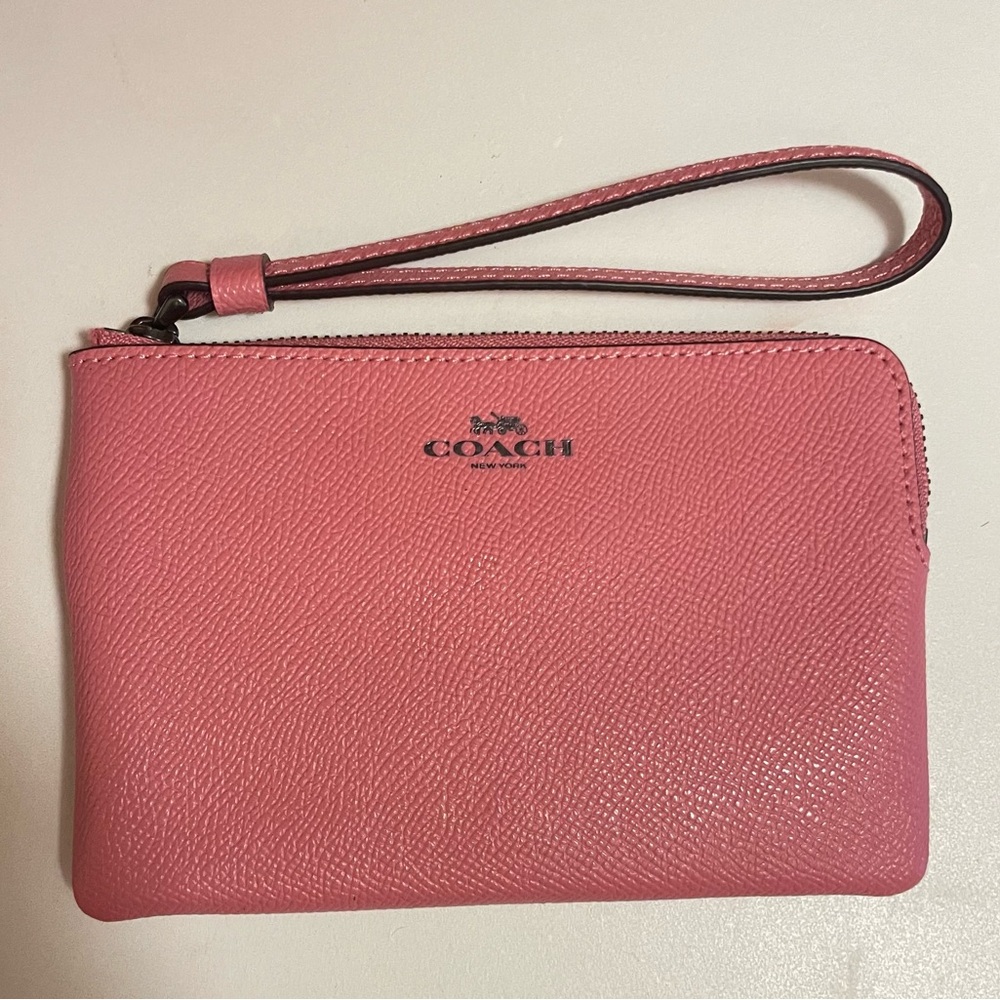 Coach Crossgrain Leather Corner Zip Wristlet in Pink